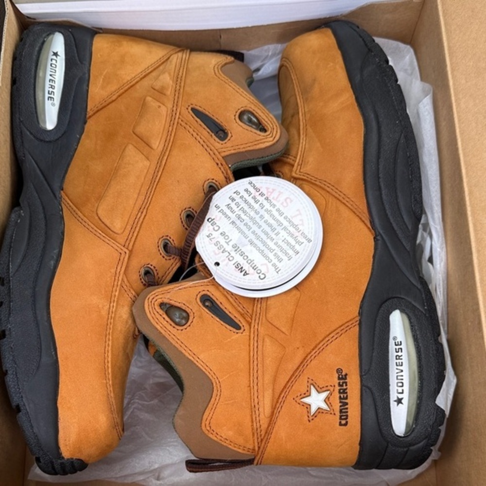 Converse Hiking Boots Converse Athletic Shoes Men’s Hiking Sneakers Size 9.5